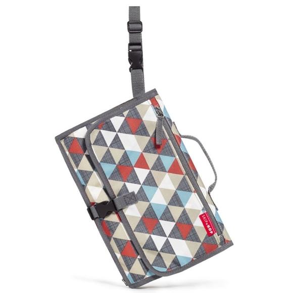 Skip Hop Other - NWT Skip Hop Grab and Go Pronto Station Triangles